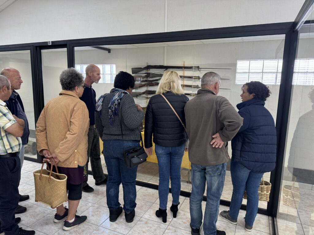 Présentation sommaire provisoire dans la vitrine